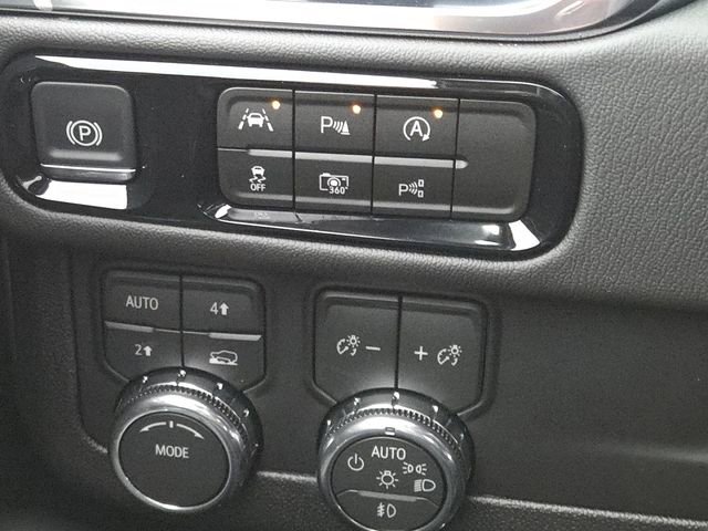 New 2026 GMC Yukon XL Denali w/ Sun & Power Step Package image 14