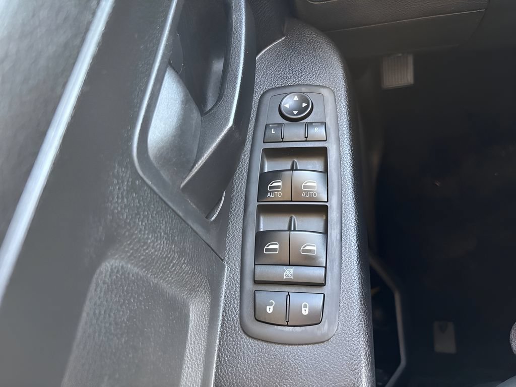 Used 2018 RAM 1500 Express RWD image 33