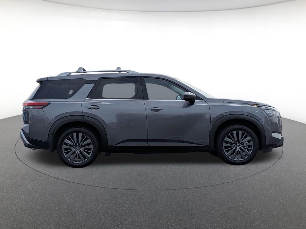 Used 2025 Nissan Pathfinder SL w/ SL Premium Package image 4