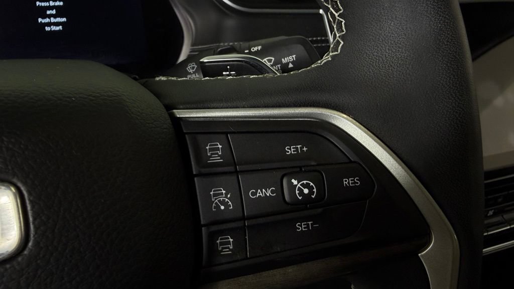 Used 2023 Jeep Grand Cherokee L Limited w/ Black Appearance Package AWD/4WD image 20