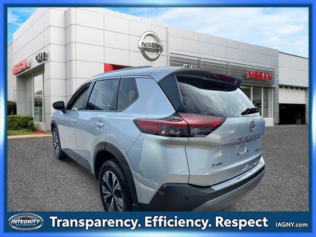 Certified 2022 Nissan Rogue SV w/ SV Premium Package image 5