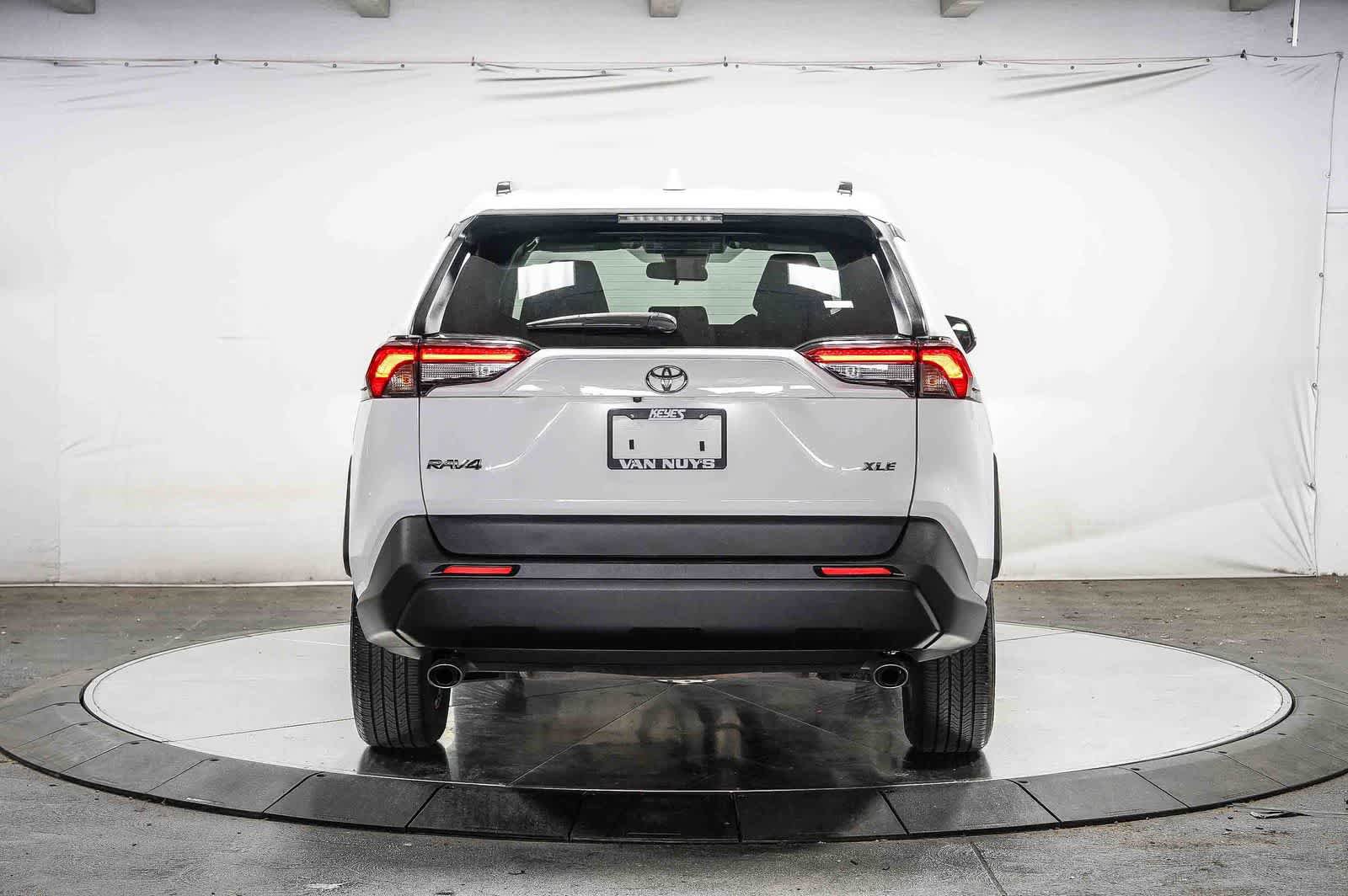 Certified 2024 Toyota RAV4 XLE FWD image 3