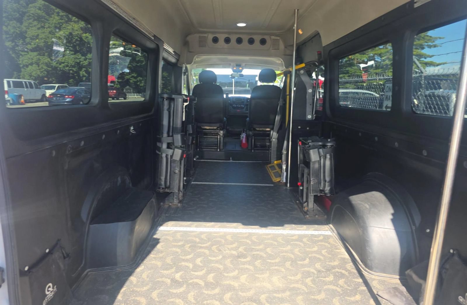 Used 2019 RAM ProMaster 3500 w/ Premium Appearance Group FWD image 10