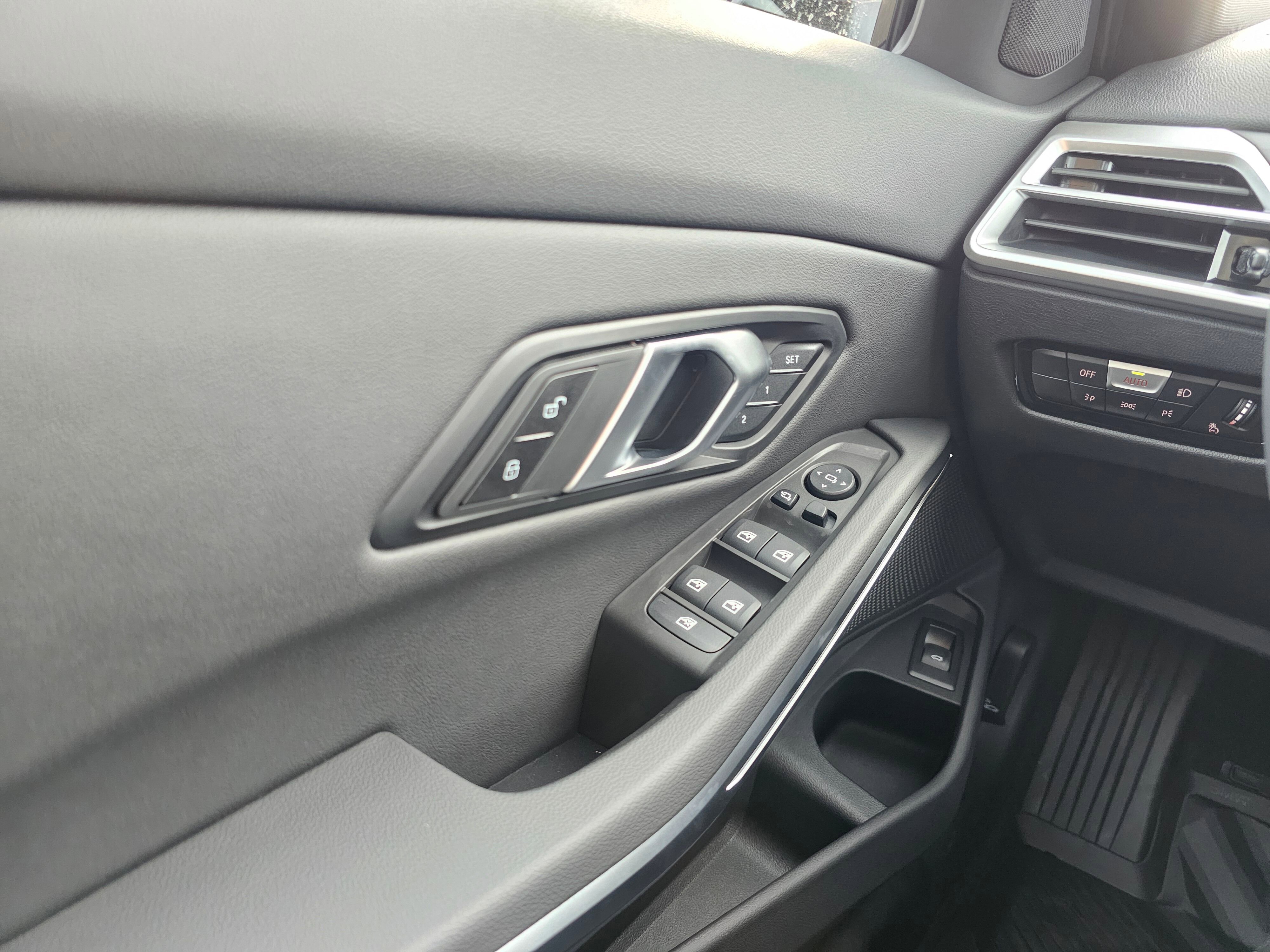 New 2026 BMW 330i xDrive Sedan w/ M Sport Package image 29