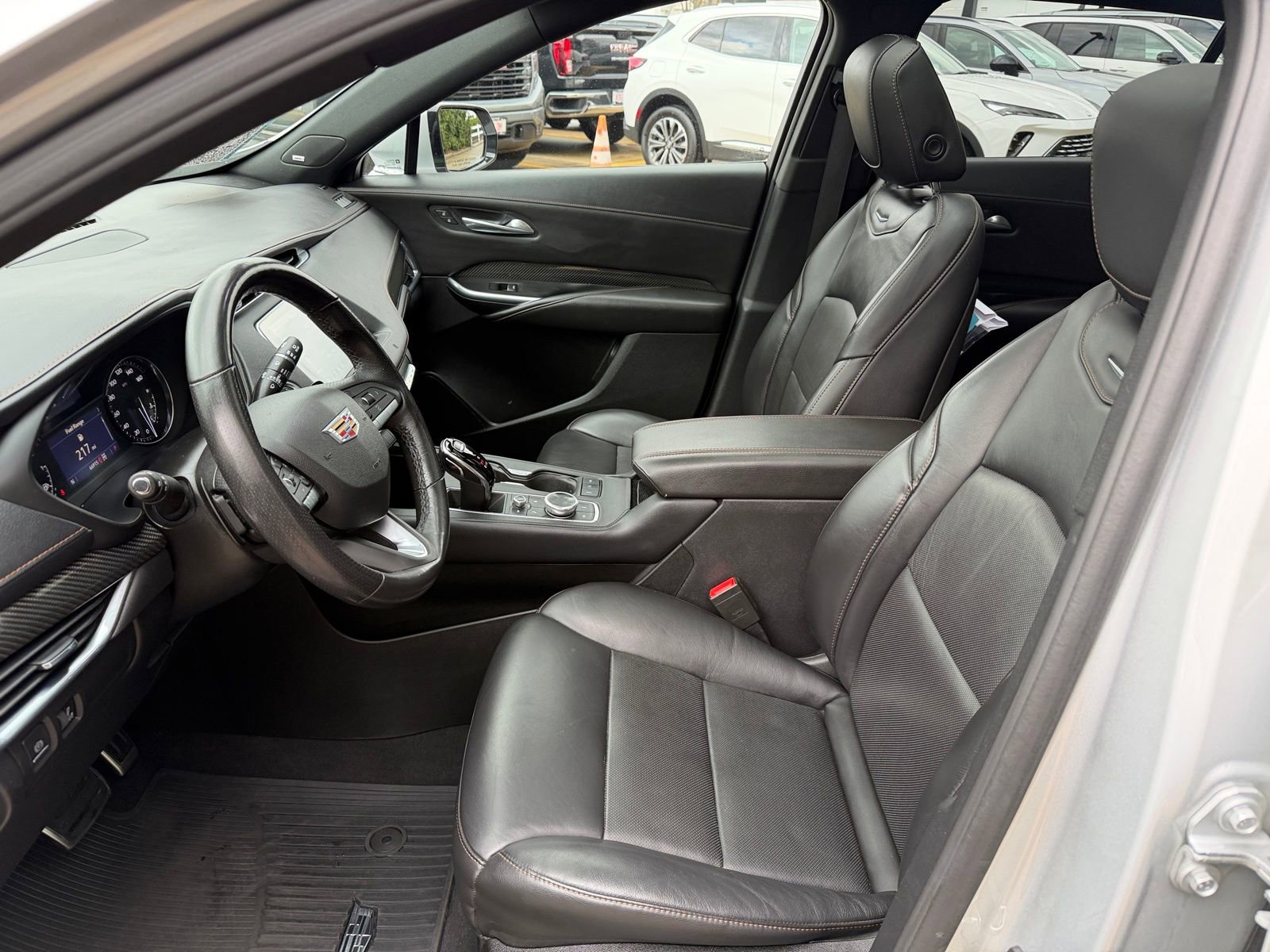 Used 2021 Cadillac XT4 Sport image 4