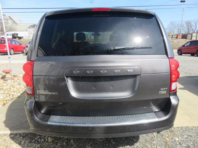 Used 2019 Dodge Grand Caravan SXT image 6