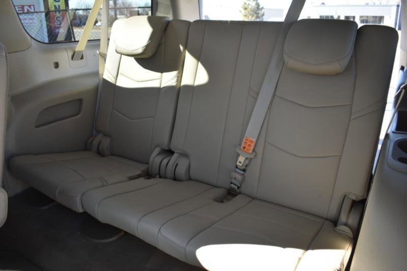 Used 2019 Cadillac Escalade ESV Luxury image 40