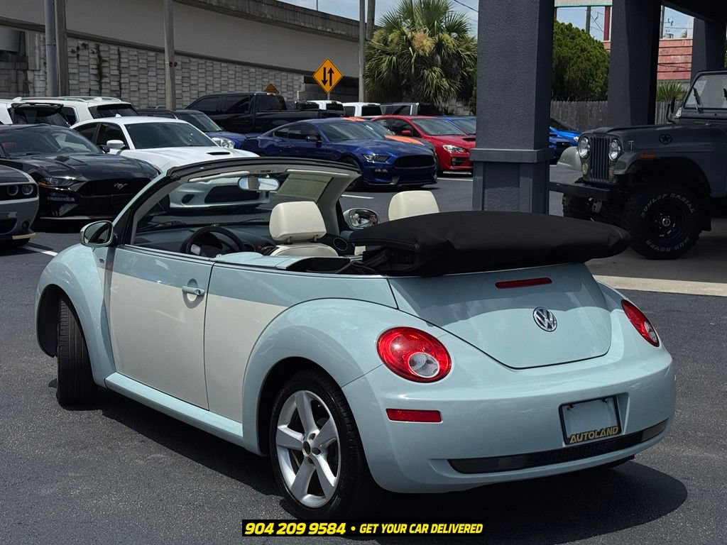 Used 2010 Volkswagen Beetle Final Edition FWD image 6