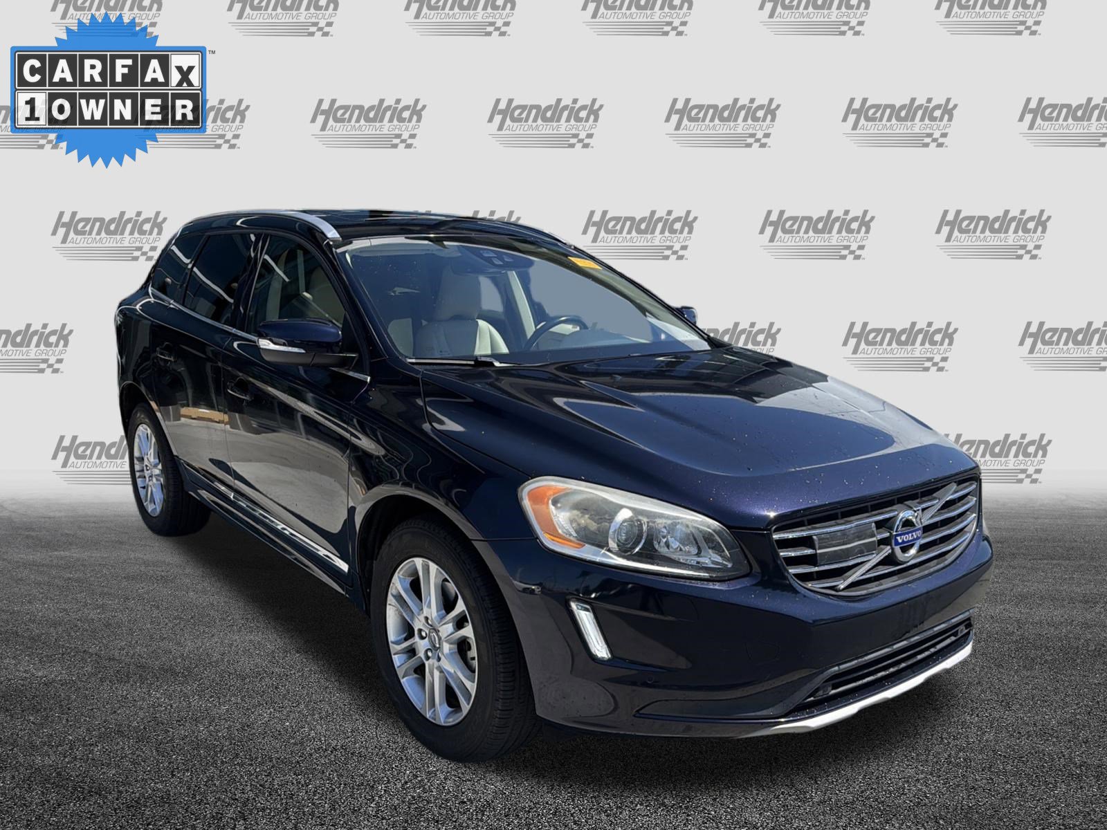 Used 2016 Volvo XC60 T5 Platinum w/ Climate Package FWD image 2