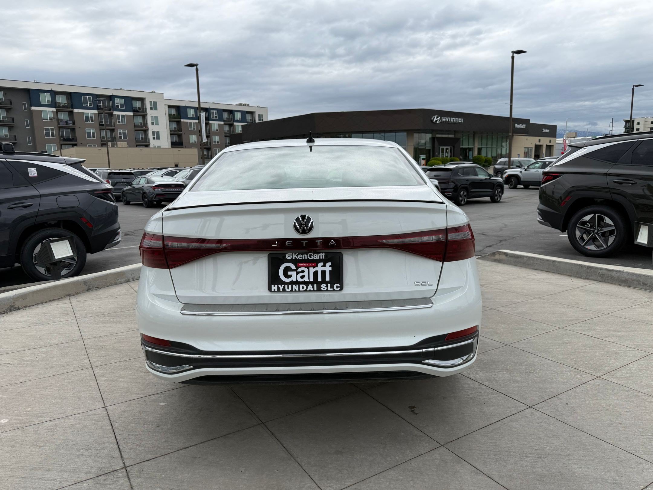 Used 2025 Volkswagen Jetta SEL FWD image 7