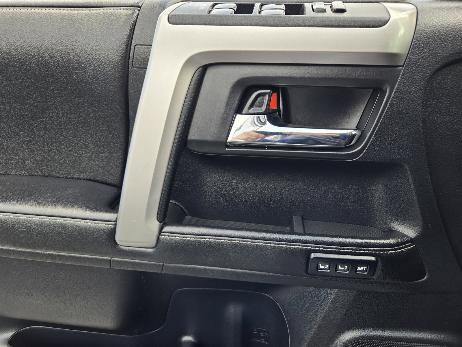 Used 2014 Toyota 4Runner Limited image 20