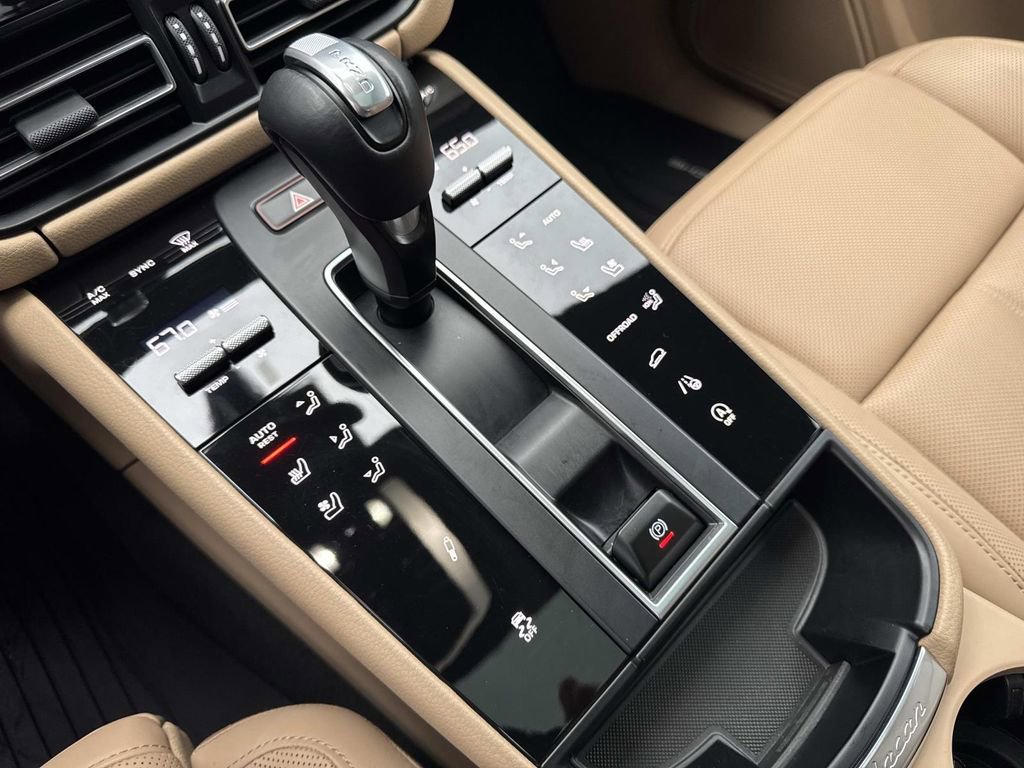 Used 2023 Porsche Macan S w/ Sport Chrono Package image 27