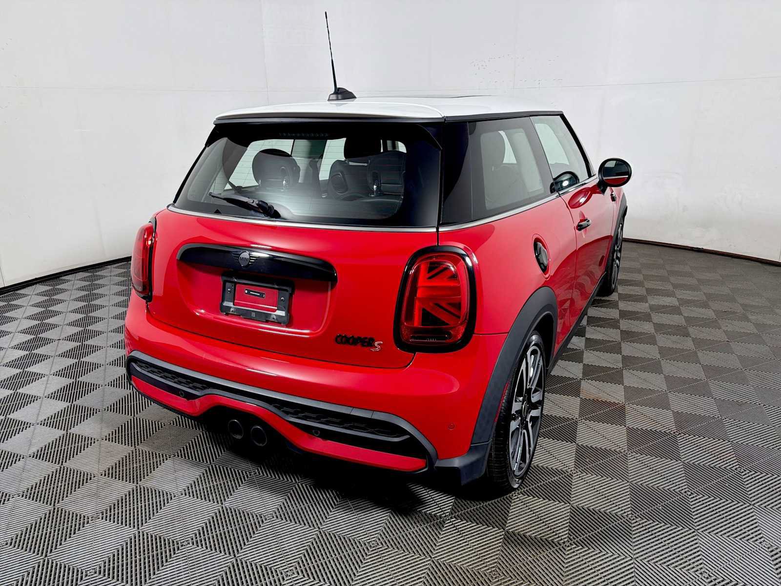 Used 2024 MINI Cooper S FWD image 6