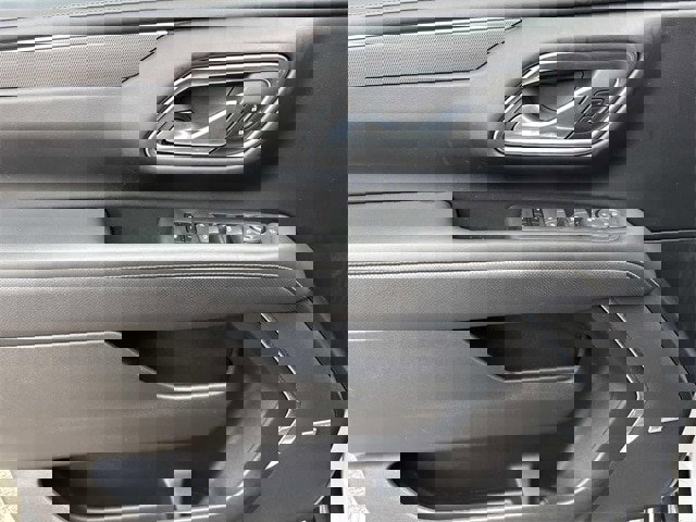 Used 2023 GMC Yukon XL AT4 w/ AT4 Premium Package image 26