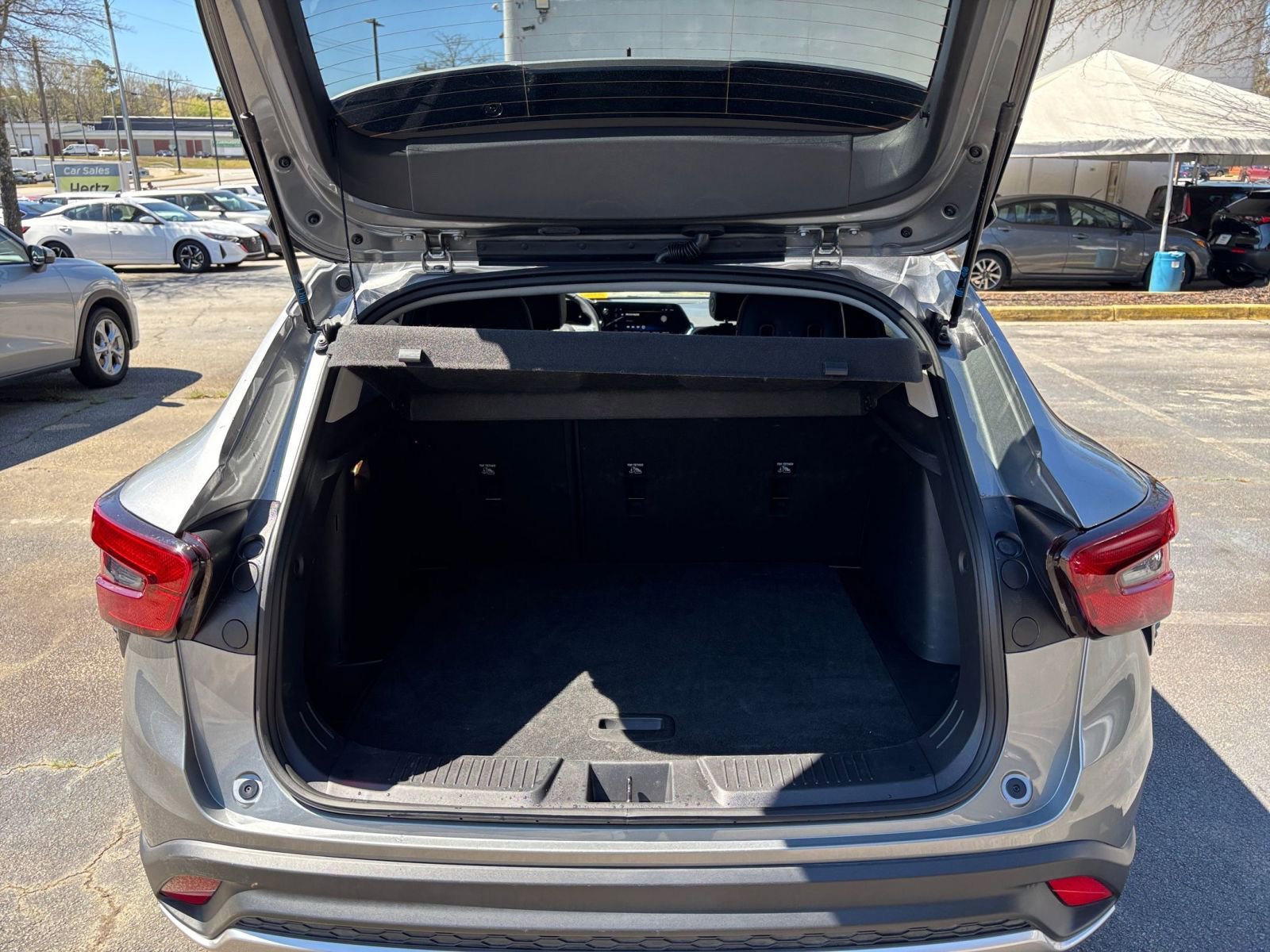 Used 2025 Chevrolet Trax LT w/ LT Convenience Package image 32