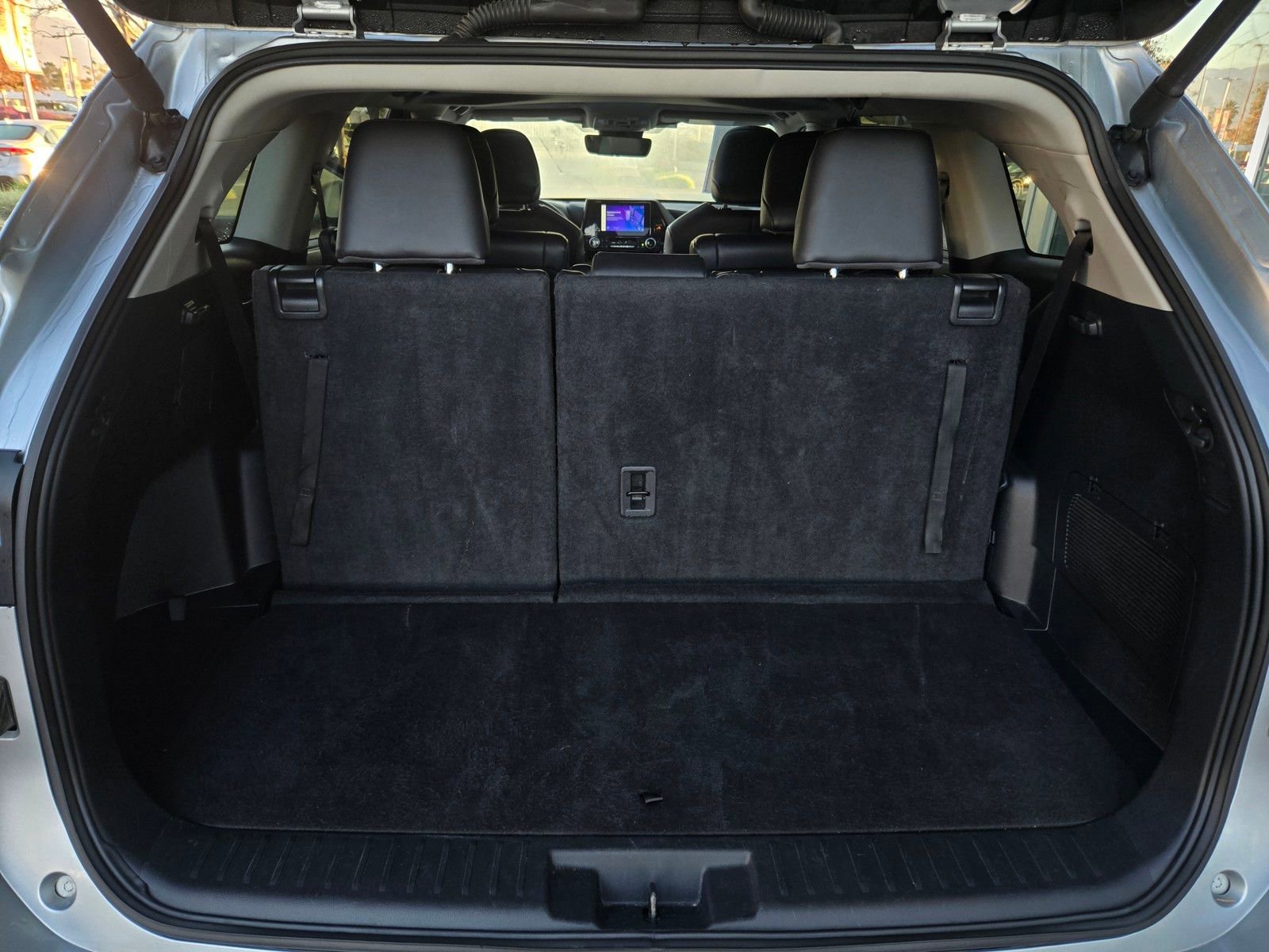 Certified 2024 Toyota Highlander XLE image 25