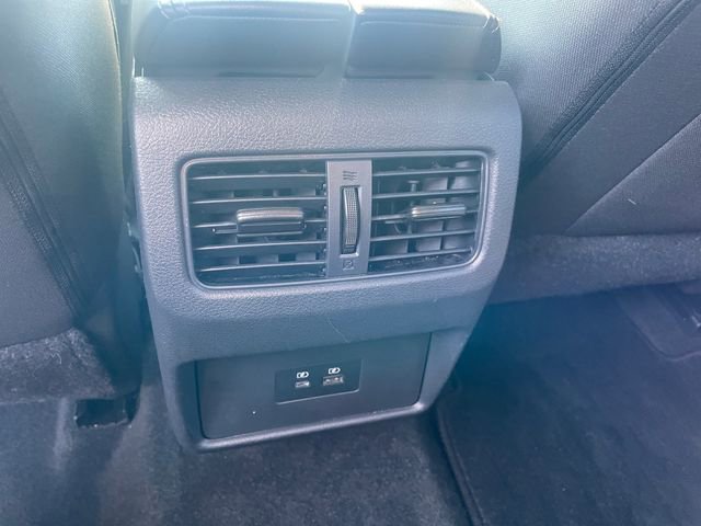 Used 2023 Nissan Rogue SV image 16