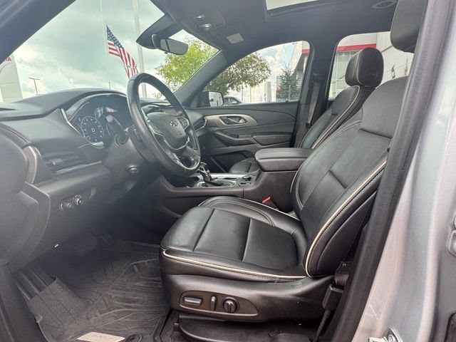 Used 2022 Chevrolet Traverse Premier w/ Redline Edition AWD/4WD image 15