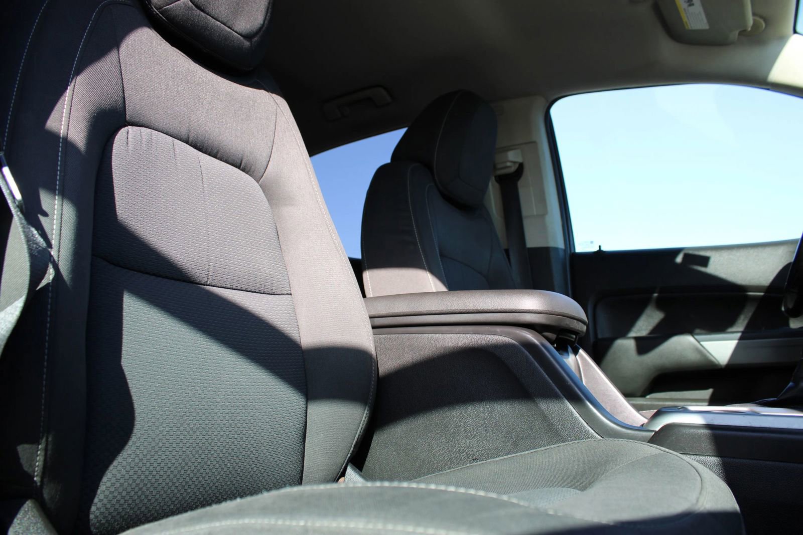 Used 2015 Chevrolet Colorado LT w/ LT Convenience Package RWD image 11