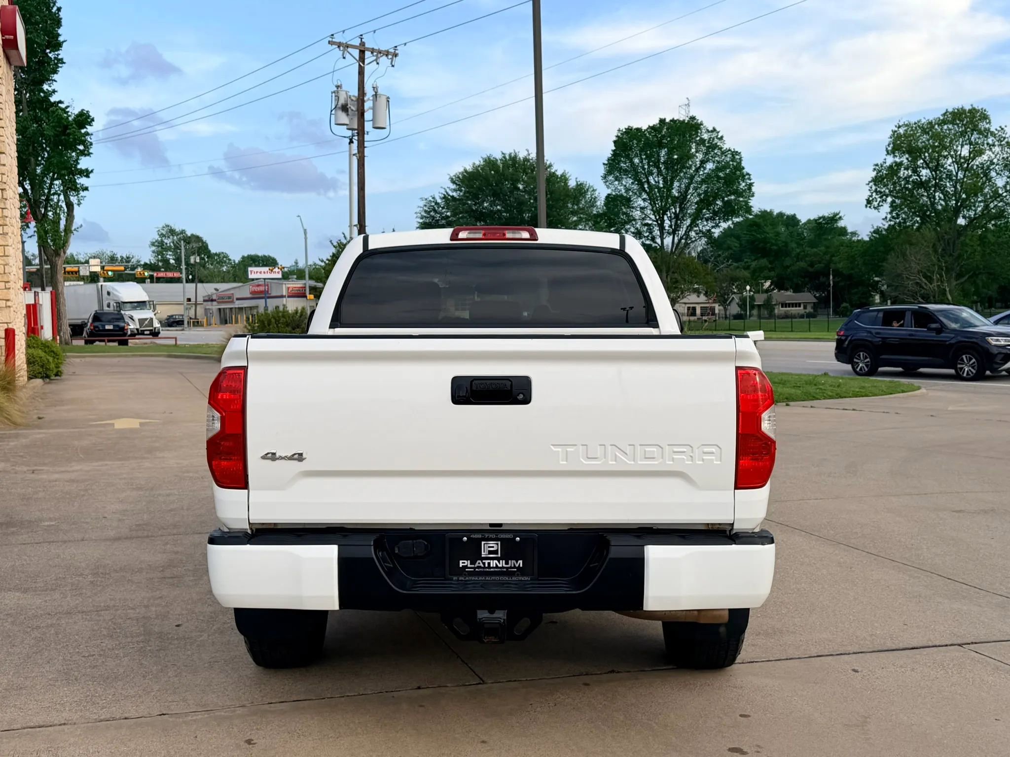 Used 2019 Toyota Tundra SR5 w/ SR5 Upgrade Package AWD/4WD image 4