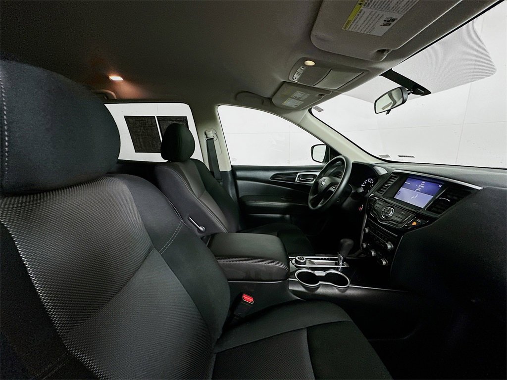 Used 2020 Nissan Pathfinder S image 28