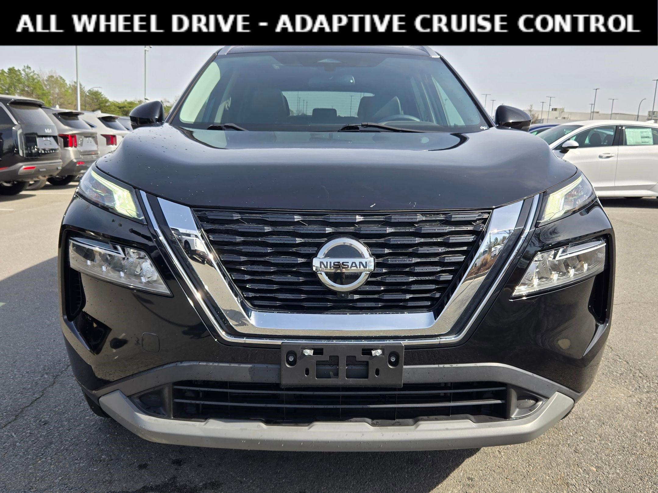 Used 2021 Nissan Rogue SV w/ Premium Package image 2