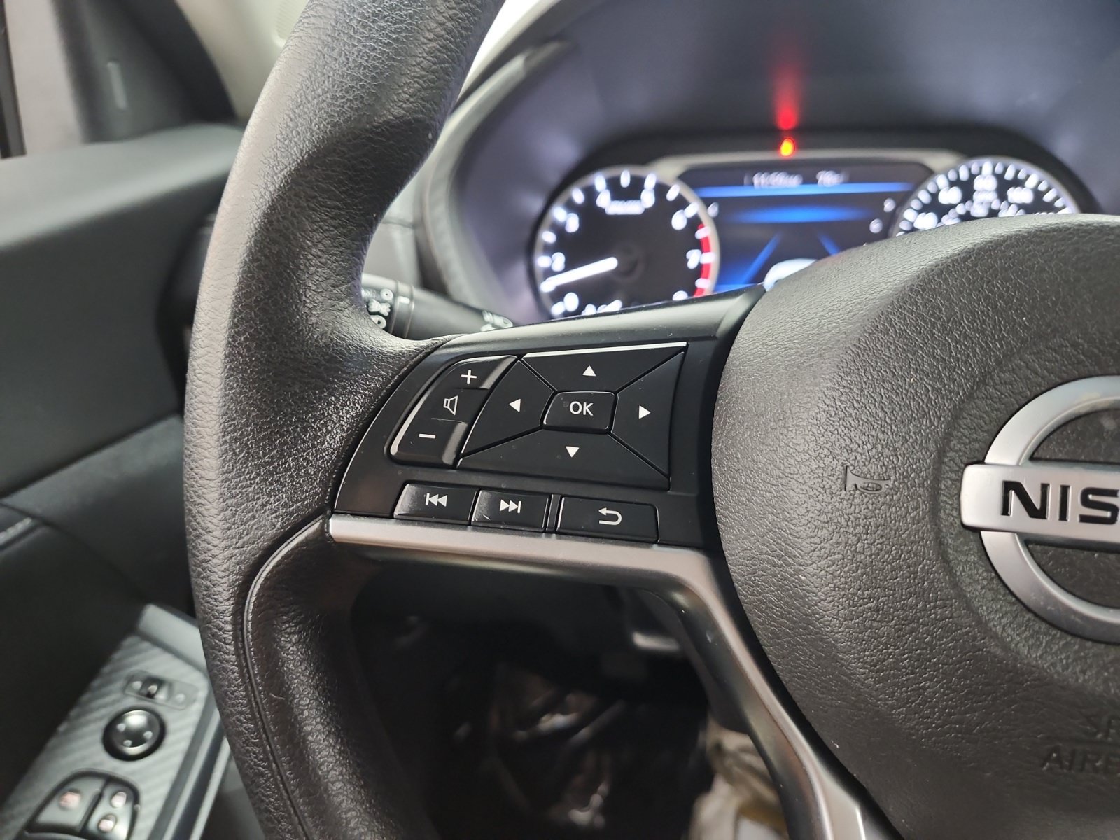 Used 2023 Nissan Sentra SV FWD image 22