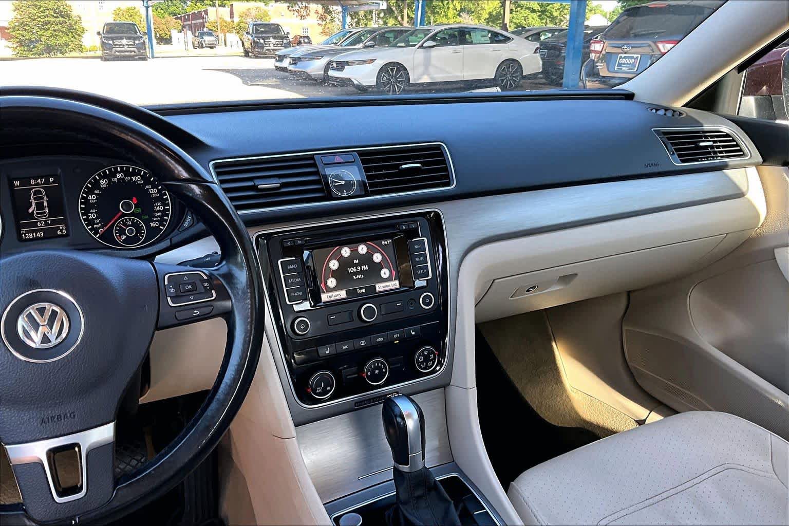 Used 2014 Volkswagen Passat TDI SE FWD image 7