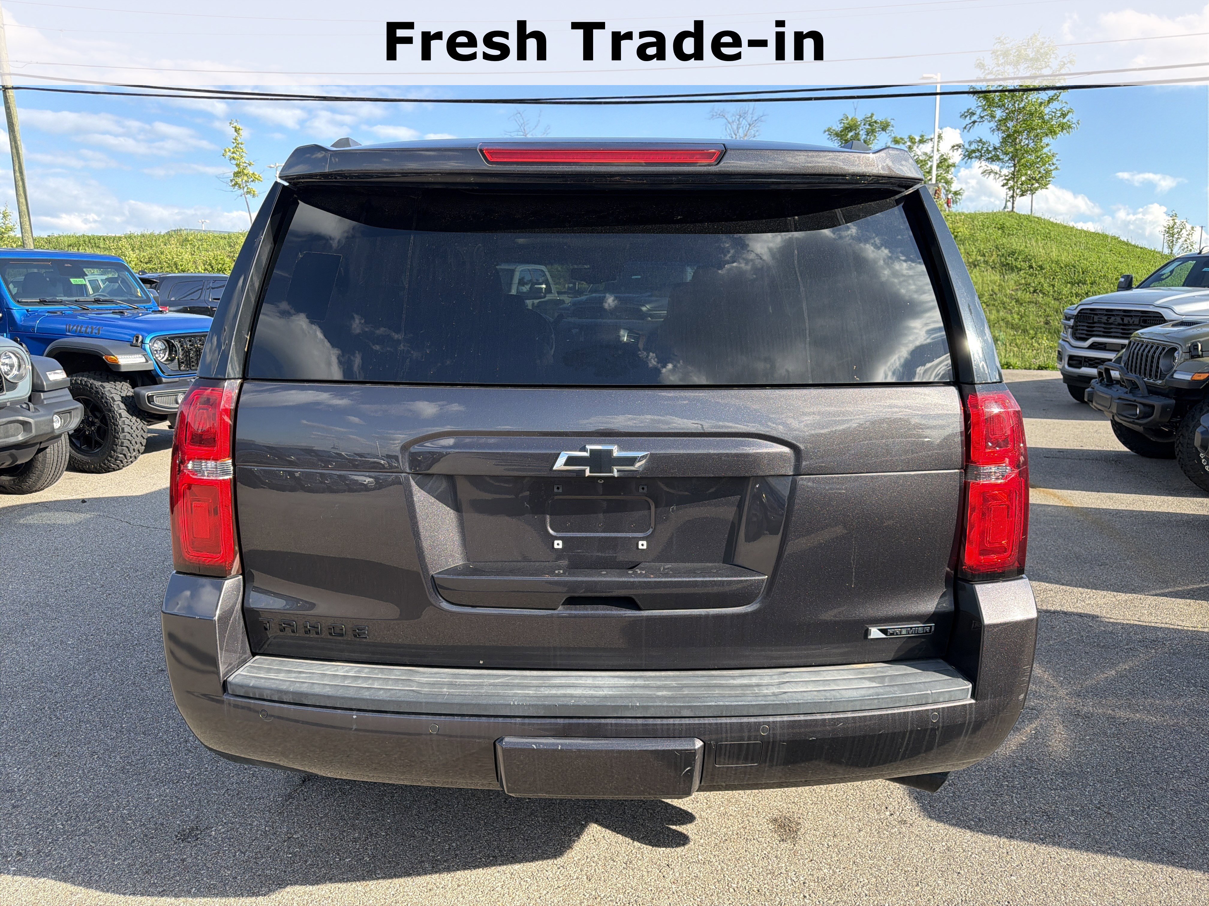 Used 2018 Chevrolet Tahoe Premier w/ RST 6.2L Performance Edition AWD/4WD image 10