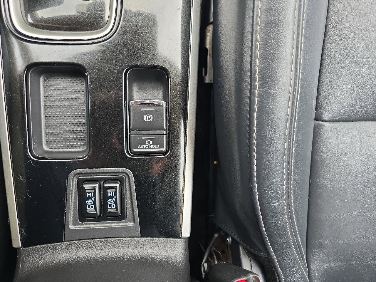 Used 2020 Mitsubishi Outlander SEL image 24