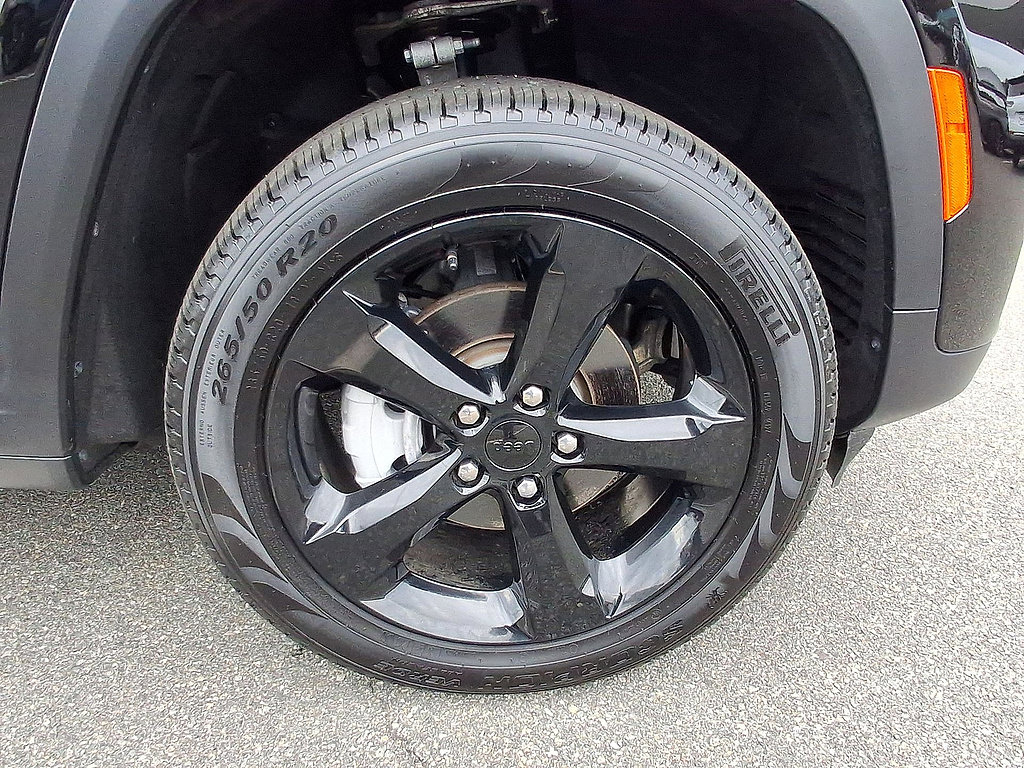 Used 2025 Jeep Grand Cherokee Limited w/ Black Appearance Package AWD/4WD image 33