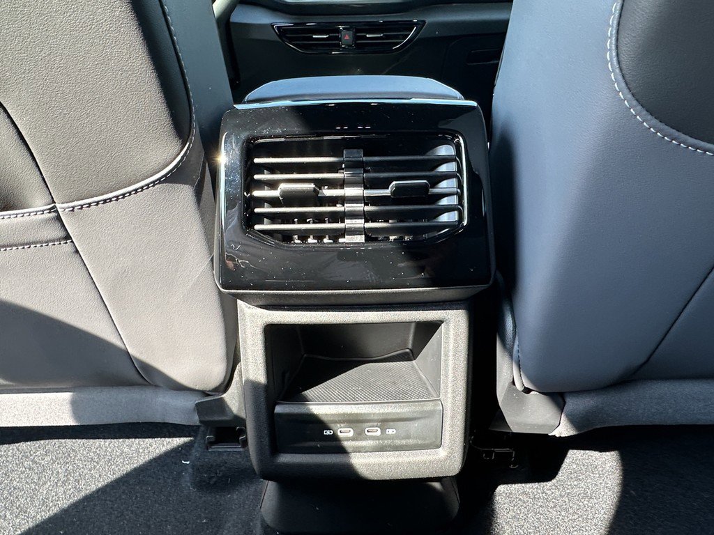 New 2025 Volkswagen ID.4 Pro AWD/4WD image 8