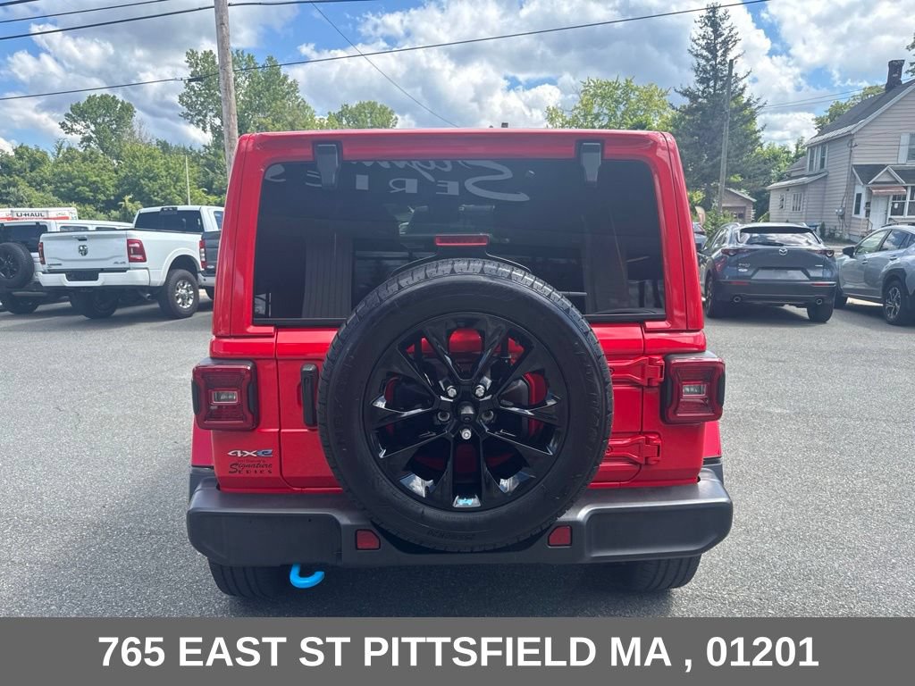 Used 2024 Jeep Wrangler Unlimited Sahara w/ Technology Group AWD/4WD image 7