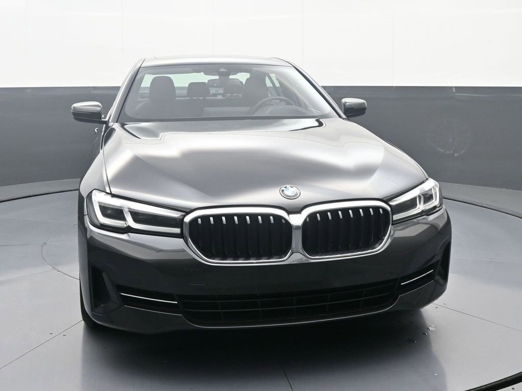 Used 2023 BMW 530i xDrive w/ Premium Package image 2