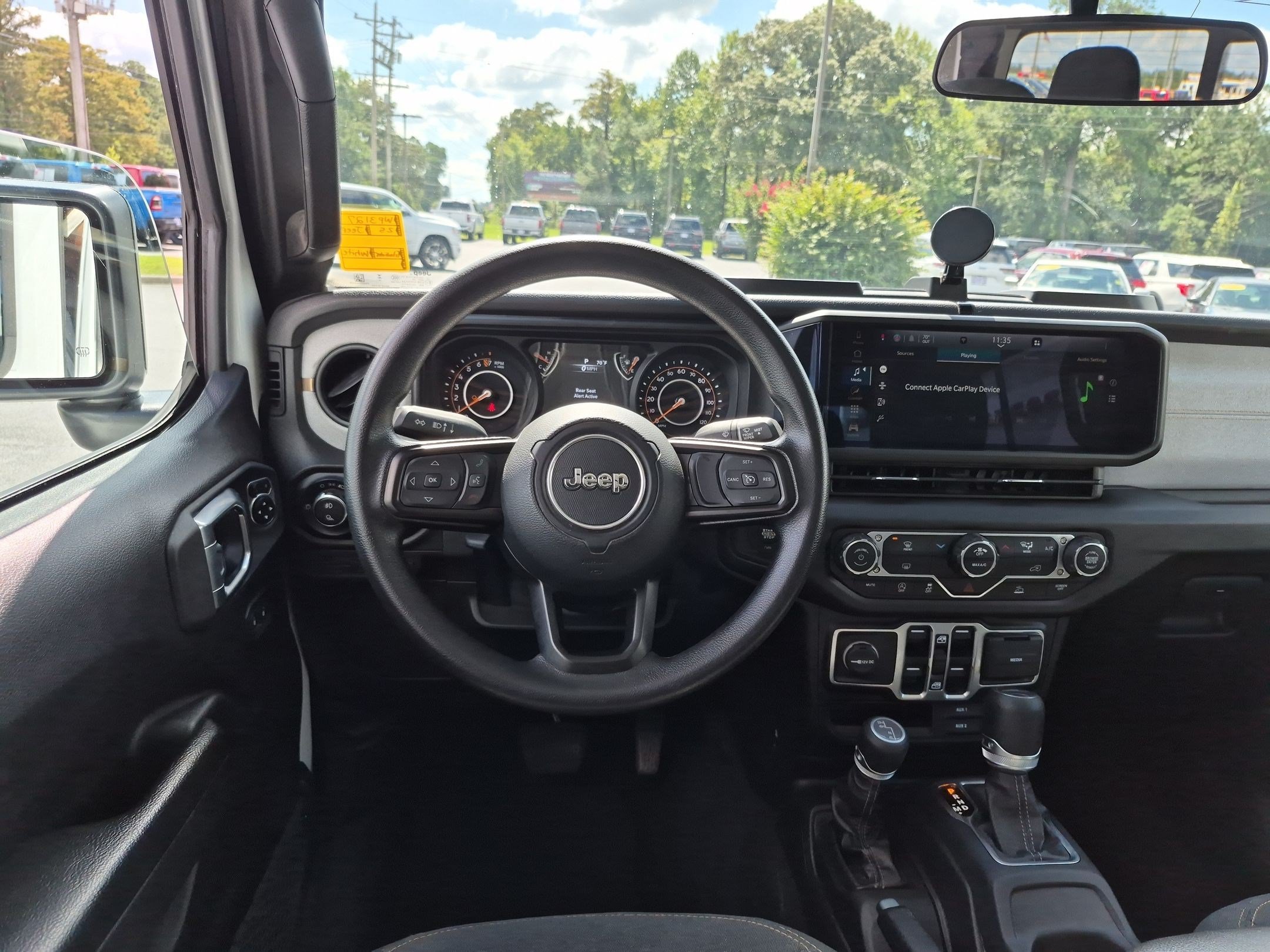 Used 2025 Jeep Gladiator Sport AWD/4WD image 12