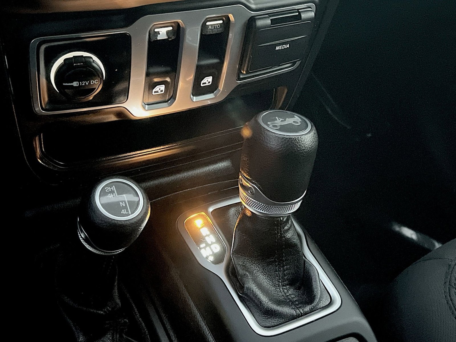 Used 2019 Jeep Wrangler Sport image 21