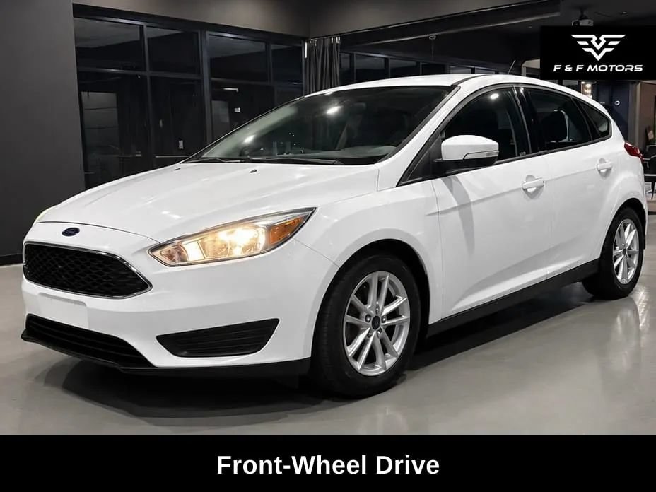 Used 2016 Ford Focus SE FWD image 2
