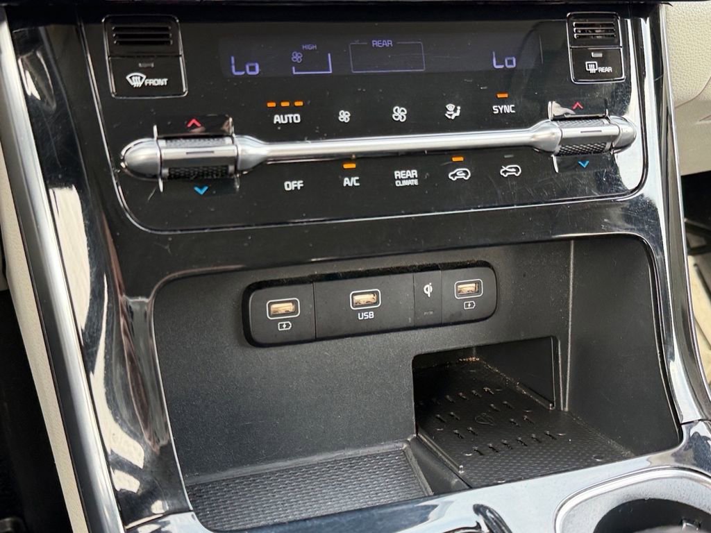 Used 2022 Kia Carnival SX image 24