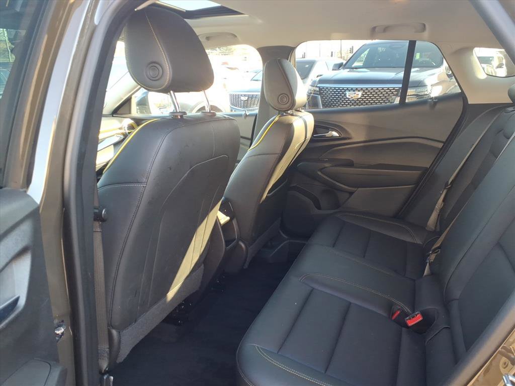 Used 2024 Chevrolet Trax ACTIV w/ Sunroof Package image 13