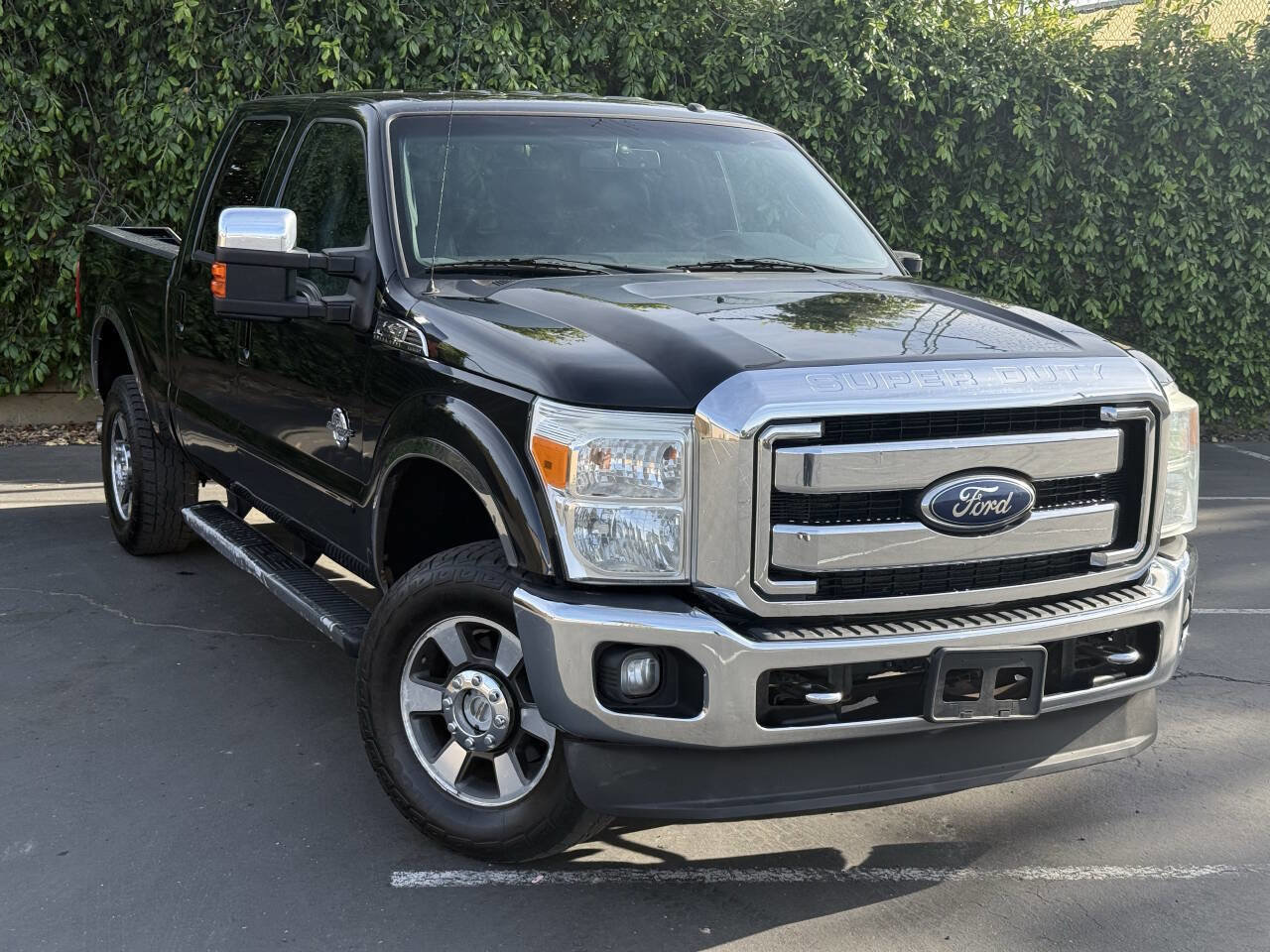 Used 2011 Ford F350 Lariat w/ Chrome Pkg image 2