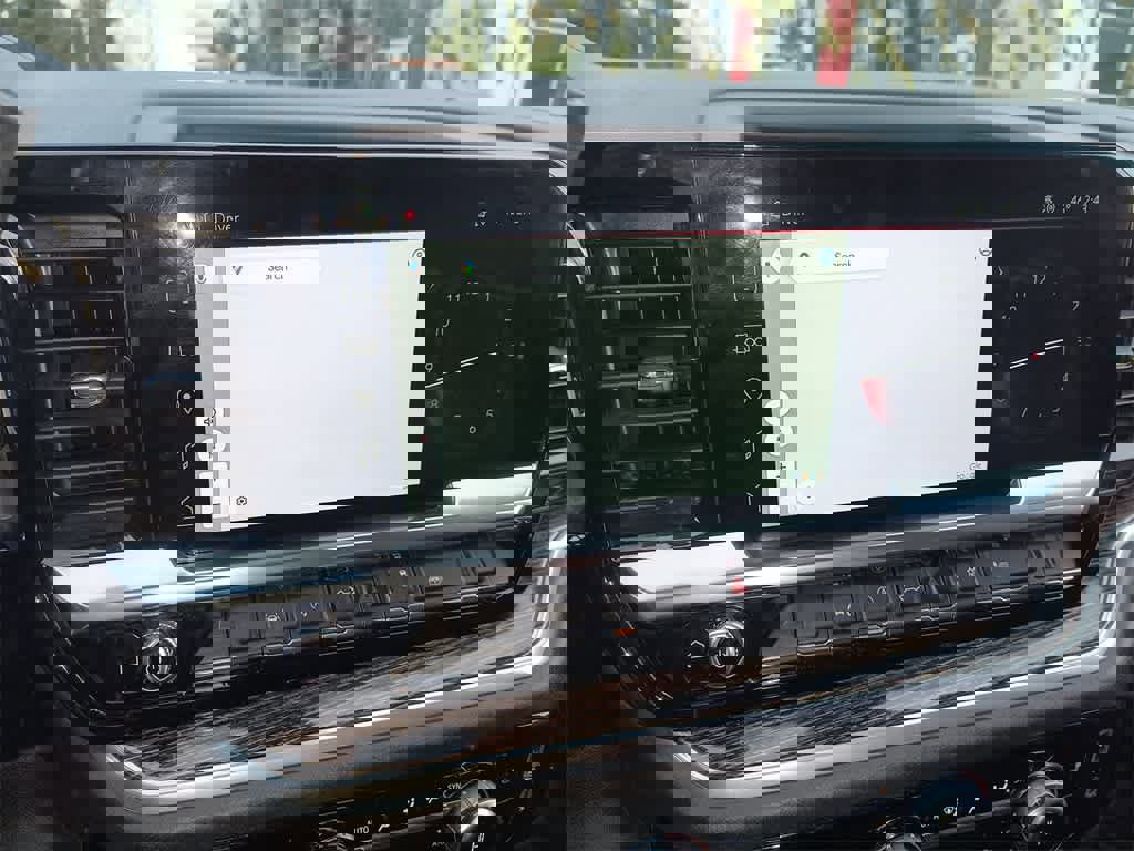 Used 2024 GMC Sierra 1500 SLE image 18