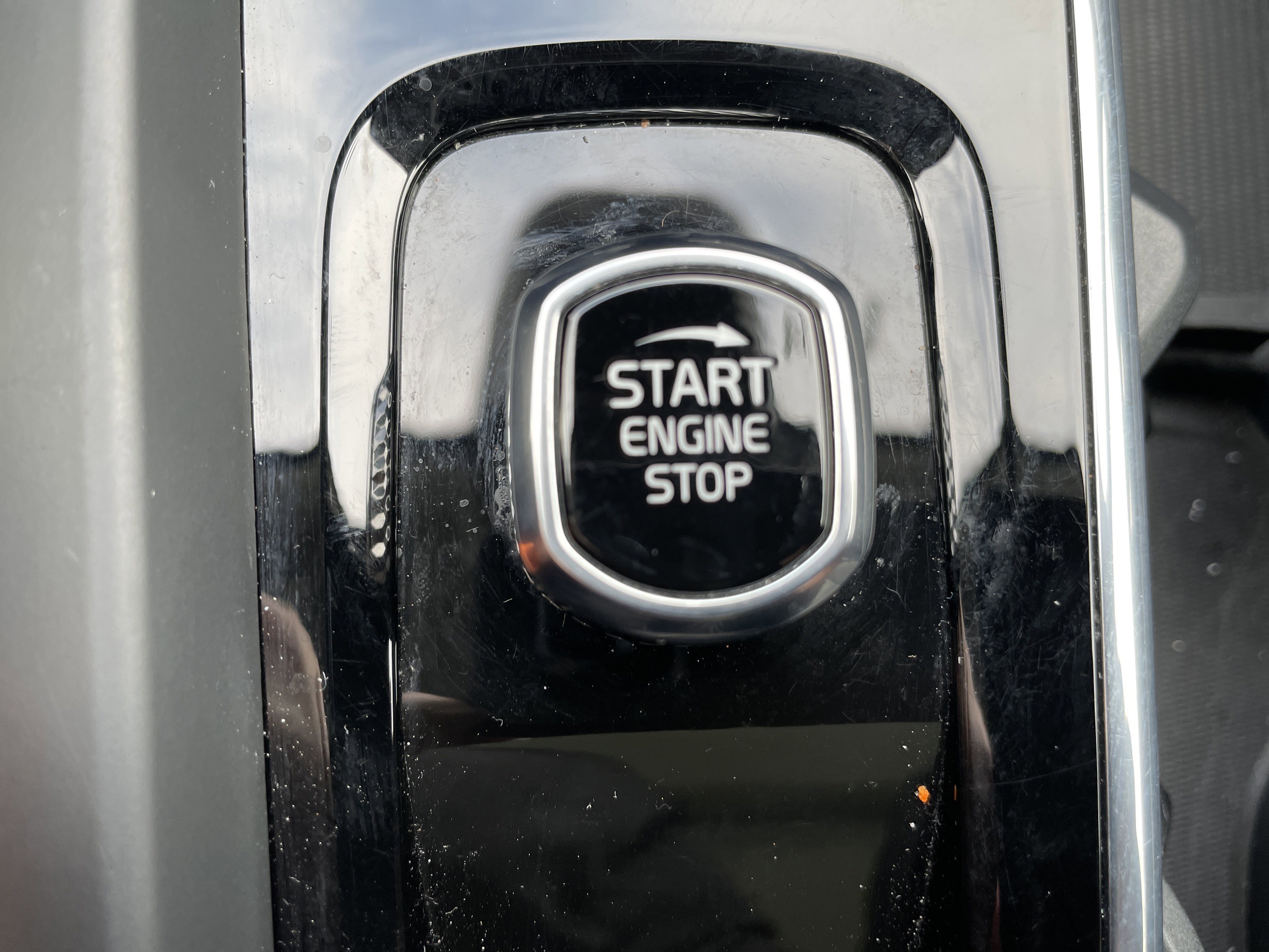 Used 2025 Volvo XC60 B5 Plus image 53