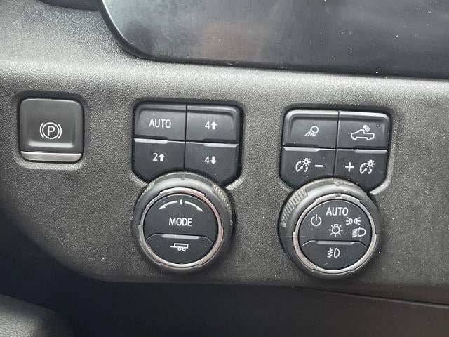 Used 2022 Chevrolet Silverado 1500 LTZ AWD/4WD image 17