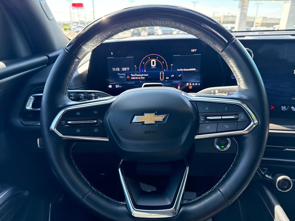 Used 2025 Chevrolet Traverse High Country FWD image 17