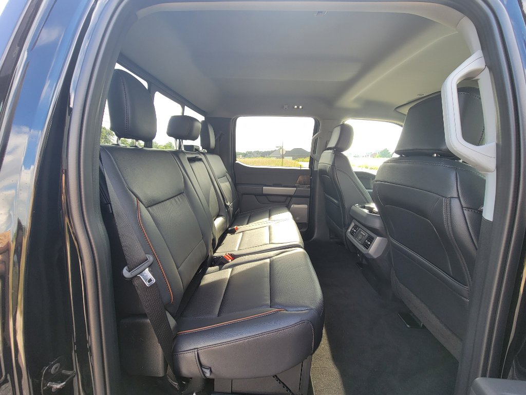 New 2025 Ford F250 Lariat w/ Black Appearance Package image 35