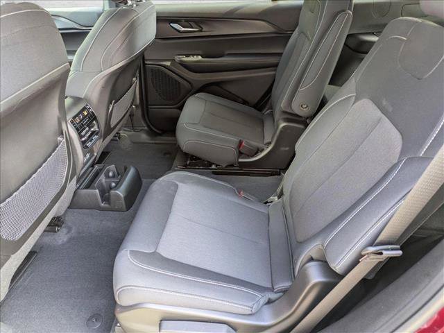 Used 2025 Jeep Grand Cherokee L Laredo AWD/4WD image 19