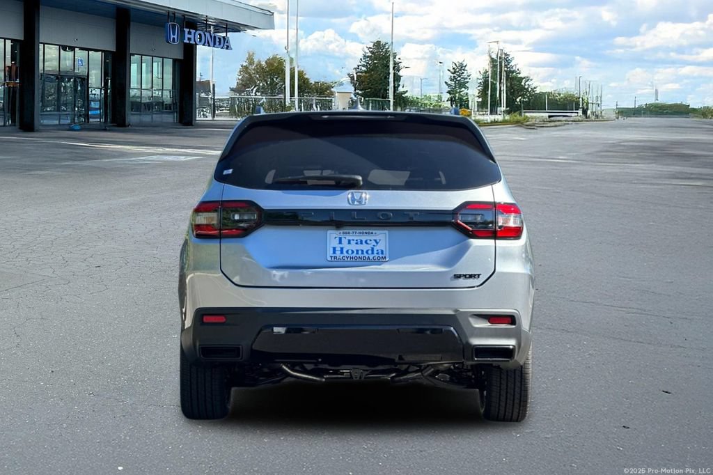 New 2026 Honda Pilot Sport image 8