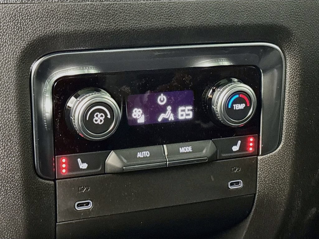 New 2026 GMC Yukon XL AT4 w/ AT4 Premium Package AWD/4WD image 26