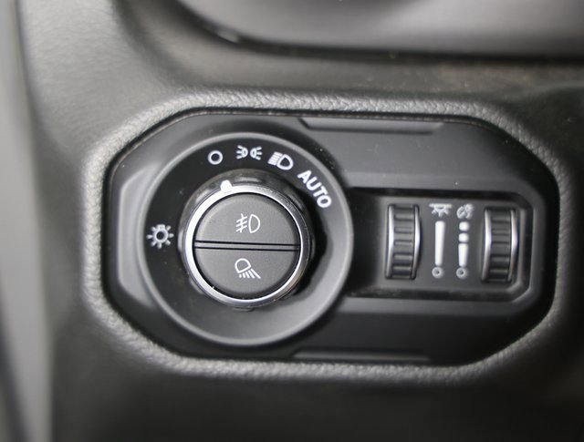 Used 2021 Jeep Gladiator Sport image 29