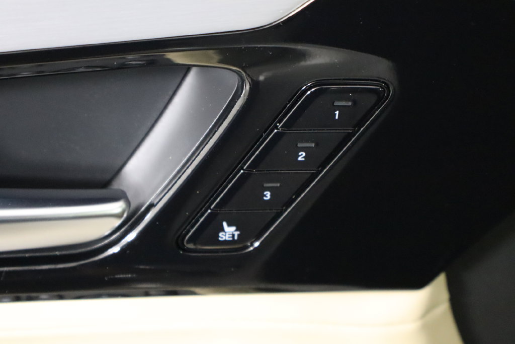 Used 2023 Acura MDX w/ Technology Package FWD image 22